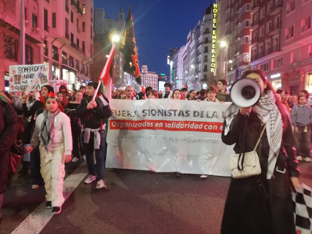 MILES DE PERSONAS RECORREN EL CENTRO DE MADRID A FAVOR DEL PUEBLO&nbsp;PALESTINO